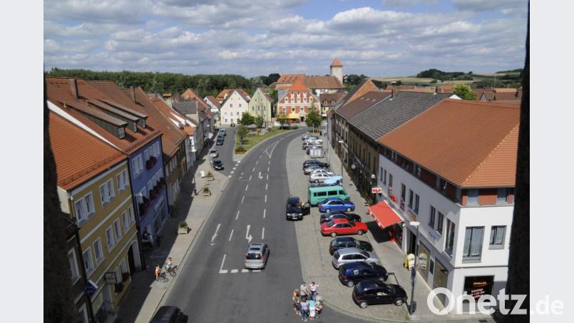 Der Marktplatz von Vilseck vom Vogelturm aus gesehen. Die Stadt im Norden des Landkreises Amberg-Sulzbach ist eine der Kommunen, die Einwohner hinzugewonnen haben. Bild: Petra Hartl