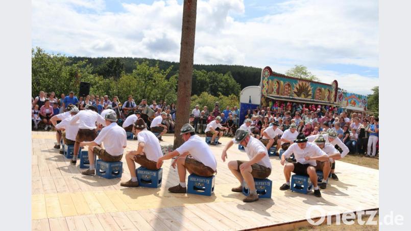 Sie ruhen durchaus nicht aus die Kirwaburschen Bild: ral