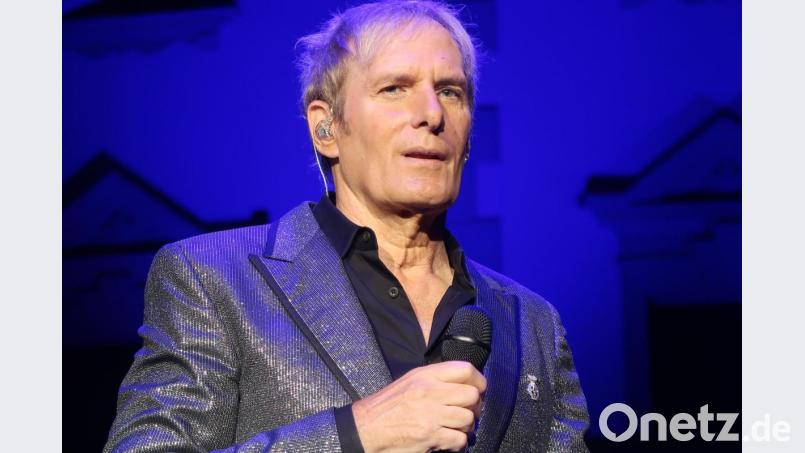 Michael Bolton bei seinem Auftritt im Regensburger Schloss. Bild: Kunz