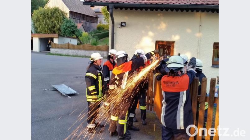 Bei derartigen Unfällen, kommt es auf die richtige Vorgehensweise an, um nicht noch mehr Schaden anzurichten. Bild: dob