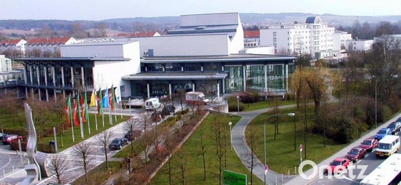 Im Fokus: Die Kameratechnik in der Max-Reger-Halle soll erneuert werden - und ausgebaut. Bild: Karin Wilck