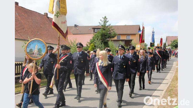 Blau war Trumpf bei diesem Festzug. Bild: kro
