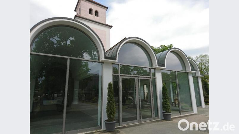 Dacharbeiten an der Aussegnungshalle am Stadtfriedhof Bild: exb/Stadt Weiden