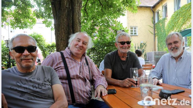 Die IG Menschengerechte Stadt freut sich über die Entwicklung beim Forum. Von links: Hans Märten, Stefan Reuther, Vorsitzender Achim Hüttner und Wolfgang Schimmel. Bild: Wolfgang Steinbacher