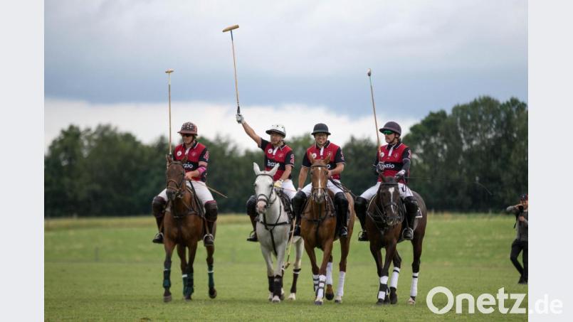 Das Siegerteam von Hajo bejubelt in Holzkirchen den Gewinn des "Bucherer Cups". Bild: exb