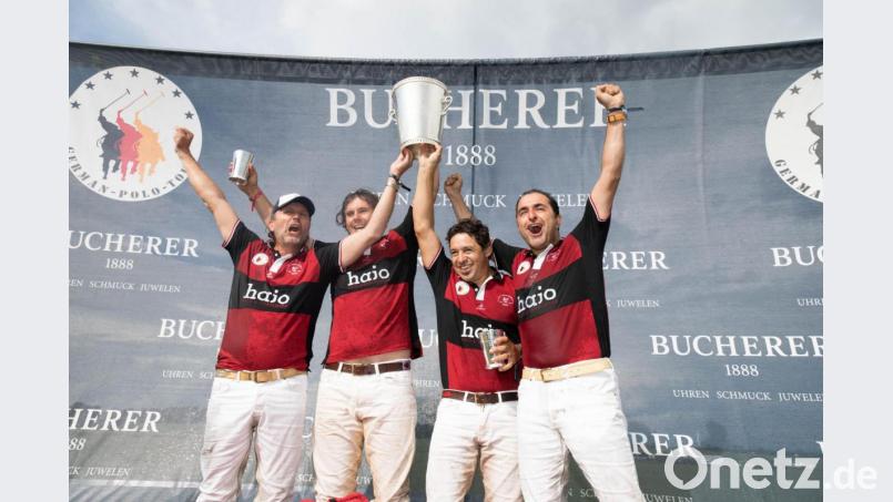 Das Siegerteam von Hajo bejubelt in Holzkirchen den Gewinn des "Bucherer Cups". Bild: exb