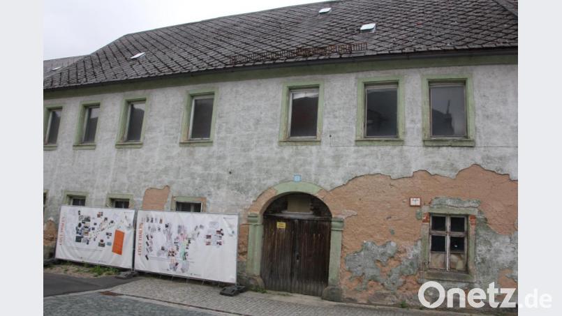 Das Ackerbürgerhaus, seit Jahrzehnten ein Schandfleck in Bärnau, wird aufwendig saniert und umgebaut. Bild: kro