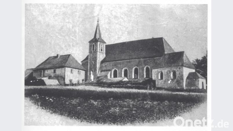 Fahrenberg im Jubiläumsjahr 1904, links das alte Mesnerhaus Bild: fvo