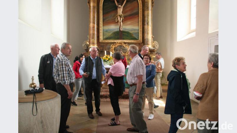 Die Teilnehmer sehen sich in der Katharinenkirche genauer um. Bild: exb/Förderverein Simultankirchen