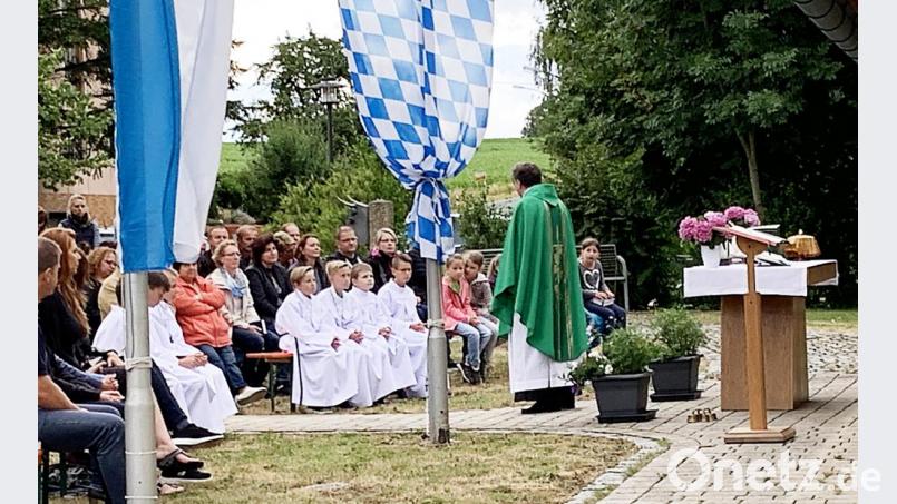 Festgottesdienst beim Grillfest der Feuerwehr Neuzirkendorf. Bild: ü