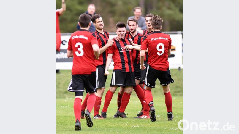 Nach der Jubelsaison 2018/19 müssen sich die Spieler des SC Luhe-Wildenau neu beweisen. Zum Bezirksligastart besteht dazu reichlich Gelegenheit. Zum sicherlich zugkräftigen Derby gastiert der Landesligaabsteiger SV Etzenricht. Bild: exb