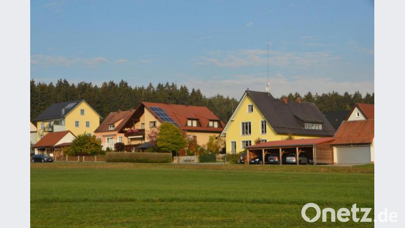 Im Oktober 2018 werden mehrere Anwesen im Pleysteiner Ortsteil Lohma-Siedlung zum Ziel für Einbrecher. Der Wert des Diebesguts beträgt rund 3500 Euro. Bild: dob