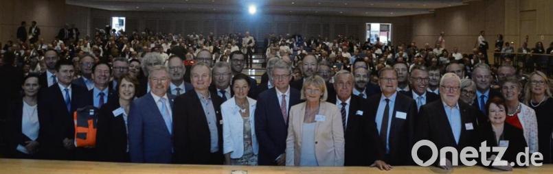 Im Anschluss an die Sitzung im Weidener Rathaus besuchten die Politiker den Wissenschaftstag in der Max-Reger-Halle zum Thema „Gateway Ländliche Räume“. Bild: olr