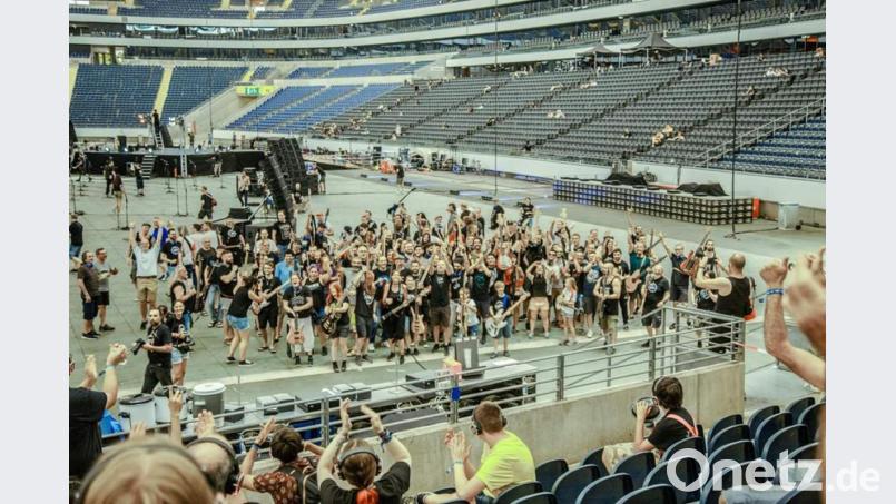 Ein Blick in die Commerzbank-Arena bei der Generalprobe der Bassisten. Bild: exb