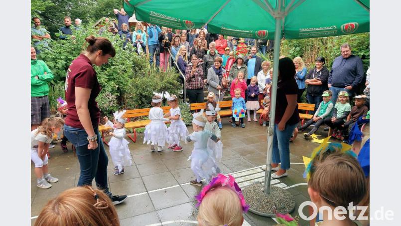 Selbst den kleinsten Besuchern des Kinderhauses machte das Sommerfest 2019 großen Spaß. Bild: bsc