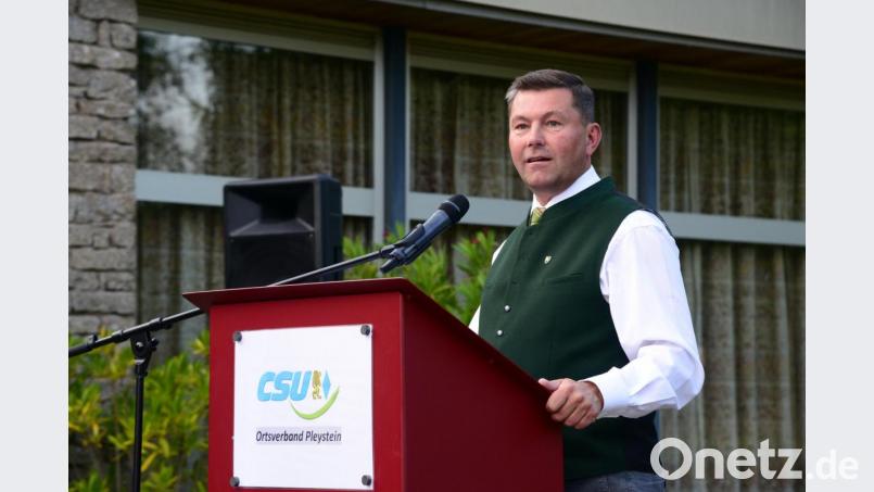 Bürgermeister Rainer Rewitzer erstattet einen umfassenden Rechenschaftsbericht über seine bisherige fünfeinhalbjährige Amtszeit und stellte auch seine Ziele für die nächste Wahlperiode ab 1. Mai 2020 vor. Bild: bey