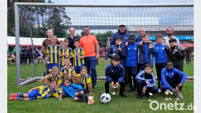 Enge Entscheidungen sind beim Jugend-Pokalturnier des TSV Detag Wernberg zu sehen. Insgesamt beteiligen sich 40 Mannschaften an den Wettkämpfen. Bild: twi