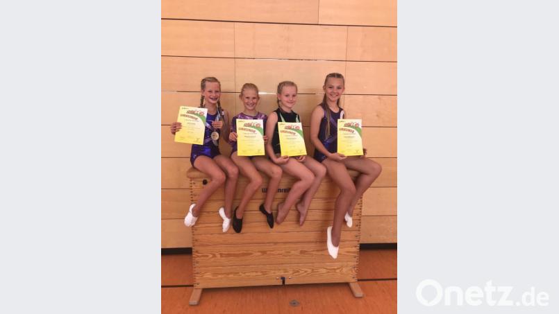 Johanna Ried, Magdalena Bemmerl, Adelia Fahrenbruch und Charlota Melicharova (von links) freuten sich über die guten Resultate. Bild: exb