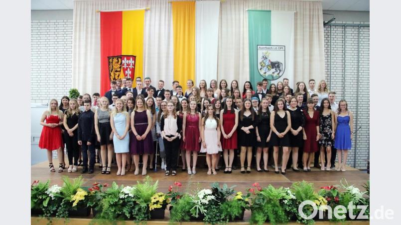 Die 77 Absolventinnen und Absolventen der Realschule Auerbach. Bild: jma
