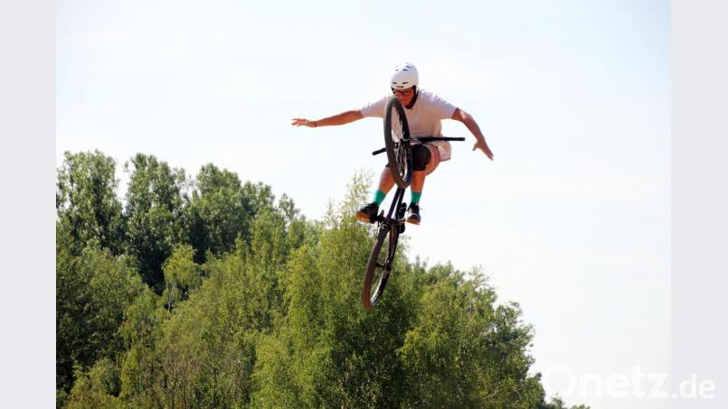 Ein Biker beim Sprung. Bild: jma
