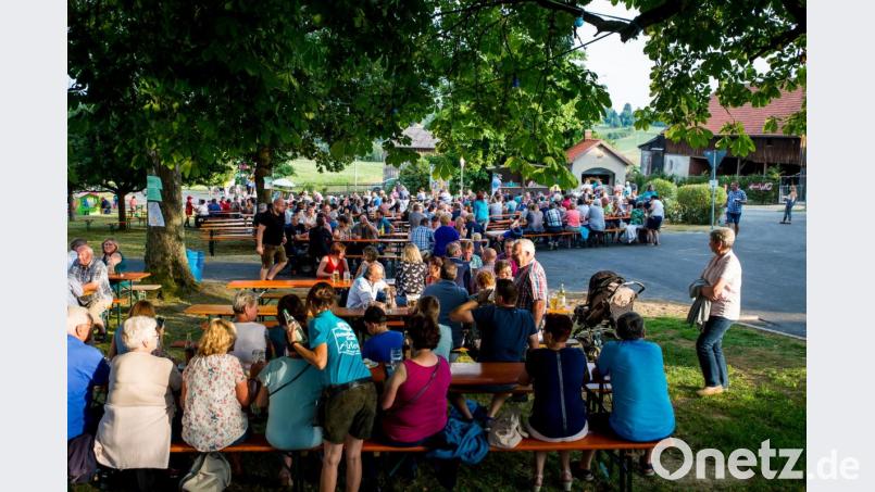 Das Dorffest in Pleisdorf lockt viele Besucher an. Bild: sml