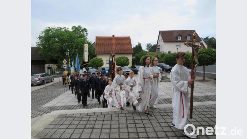 Neupriester Lucas Lobmeier feierte in Letzau seine Nachpriminz. Bild: adj