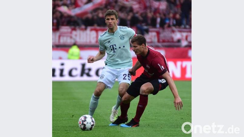 Patrick Erras (rechts/hier im Duell mit Thomas Müller) spielt seit dem Jahr 2007, seit der D-Jugend, für den 1. FC Nürnberg. Bild: bmr