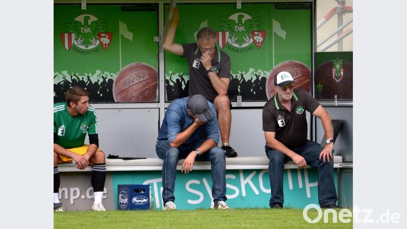 Trainer Dominik Haußner mag gar nicht mehr hinschauen. Bild: ref