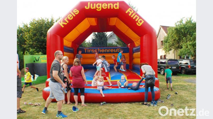 Auf der Hüpfburg herrschte reger Betrieb Bild: enz