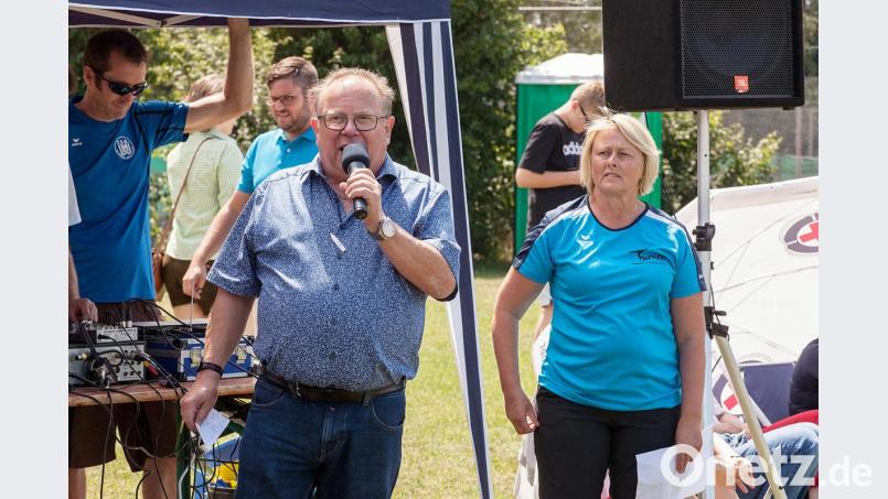 Vorsitzender Werner Windisch und Abteilungsleiterin Anita Bauer Bild: jma