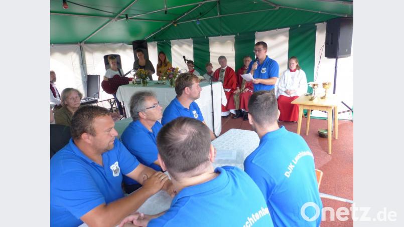Sebastian Zanner betet die Meditation. Bild: sl