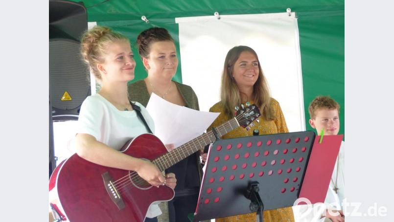 Das Frauentrio singt zum Schluss des Festgottesdiensts &quot;An Tagen wie diesen&quot;. Bild: sl
