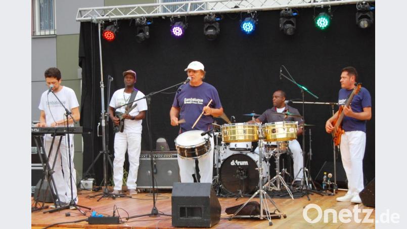 Die Band „Sambatuque Brasil“ sorgte mit ihrer brasilianischen Musik für beste Unterhaltung. Bild: sm