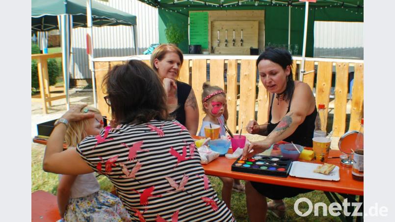 Der Stand mit Kinderschminken und Tattoos war sehr gefragt Bild: enz