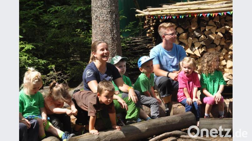 Beim Sommerfest der &quot;Wilden Wichtel&quot; war Allerhand geboten. Frohsinn und Stimmung kannten keine Grenzen. Leiterin Sonja Janker lässt die &quot;Schlauen Füchse&quot; nur schweren Herzens in die Schule ziehen. Bild: dob