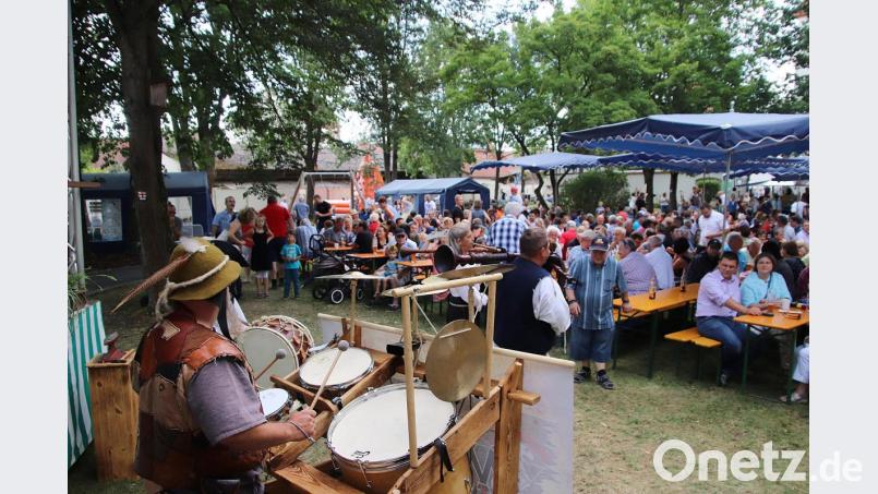Mittelalterliche Musik bereicherte das Sommerfest im Klostergarten. Bild: jma