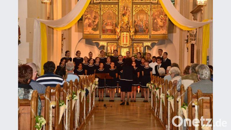 Der Kinderchor "Zwaninka", Pleven in Bulgarien gab dem Kirchenkonzert inder Stadtpfarrkiche St. Sigismund einen internatioanlen Flair. Bild: bey