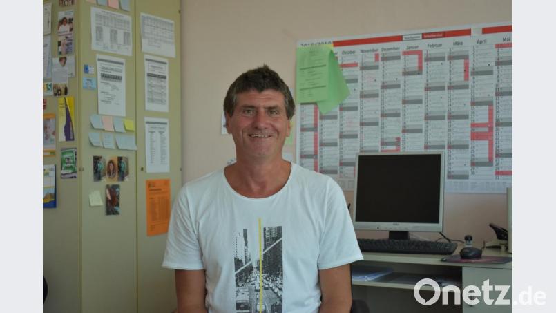 Jörg Wetzel ist Jugendsozialarbeiter an der Mittelschule in Erbendorf. Als Vertrauensperson kommen auf ihn vor allem Lehrer und Schüler zu, um über Probleme zu sprechen. Bild: lue
