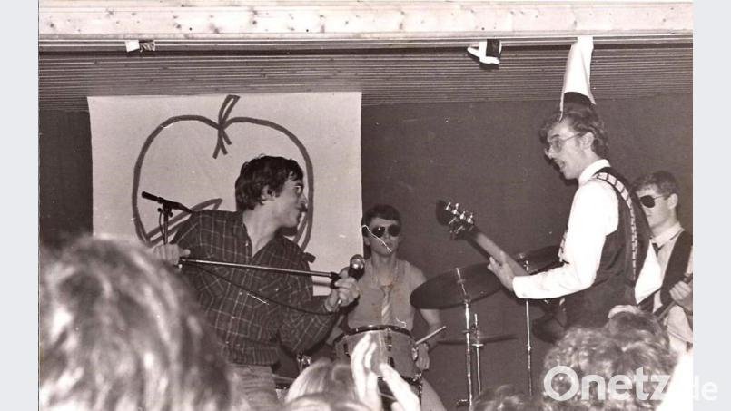 1982: Jonny Treml als Gastsänger, Hannes Nied, Tschuppy Treml und Igor Schüßlbauer (von links). Bild: exb
