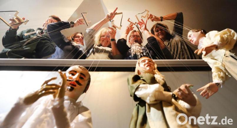 Das Marionettentheater soll eine feste Spielstätte bekommen: Im ehemaligen Sparkassengebäude an der Fronberger Straße. Bild: Gerhard Götz