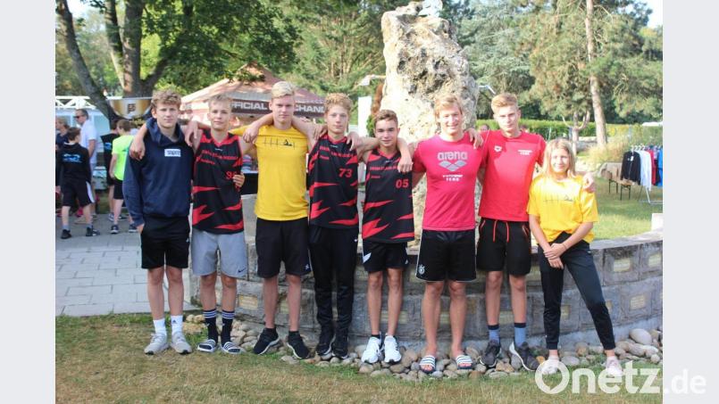 Mit acht Schwimmern nahm der SV Weiden an den Bayerischen Jahrgangsmeisterschaften im Juniorenbereich teil. Dabei sprangen vordere Platzierungen und respektable Zeiten heraus. Bild: Maxine Edl