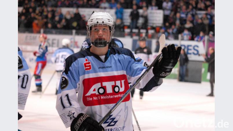 Paul Wolf trägt auch in der Oberligasaison 2019/20 das Trikot der Blue Devils. Bild: Rudolf Gebert
