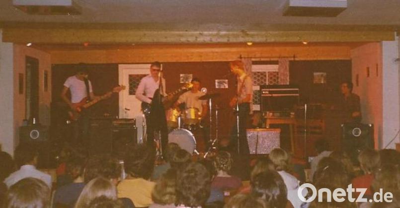 Das erste Konzert 1980. Von links: Wolfgang (Igor) und Martin Schüßlbauer (Olaf), Hannes Nied, Hubert (Tschuppy) und Johannes Treml (Jonny). Bild: exb