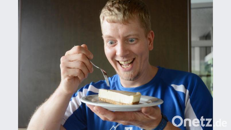 Ein Stück vom Glück: Käsekuchen. Wolfgang Schlitter veranstaltet das &quot;1. Neustädter Käsekuchen-Festival&quot;. Bild: Gabi Schönberger