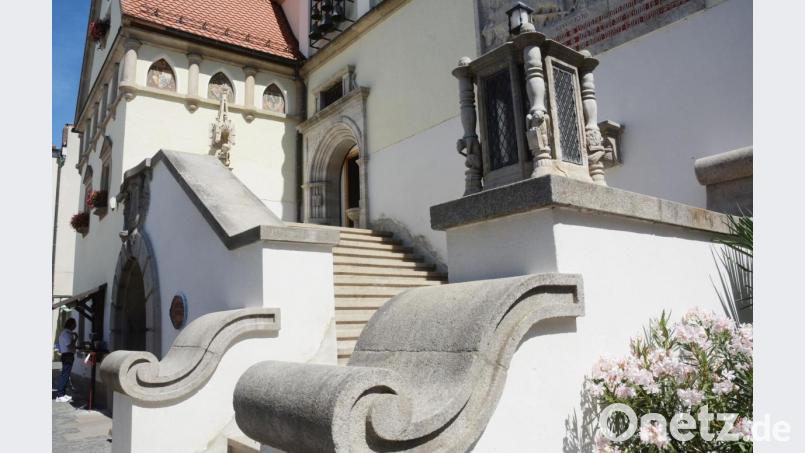Die Sanierungsarbeiten am Alten Rathaus Weiden sind weitestgehend abgeschlossen. Begonnen haben sie bereits im Frühjahr 2017. Bild: Gabi Schönberger