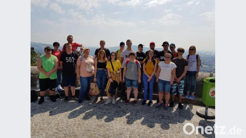 Eine wunderbare Aussicht bot sich den Grafenwöhrer Schüler auf der Aussichtsplattform des Pöstlingbergs. Bild: exb