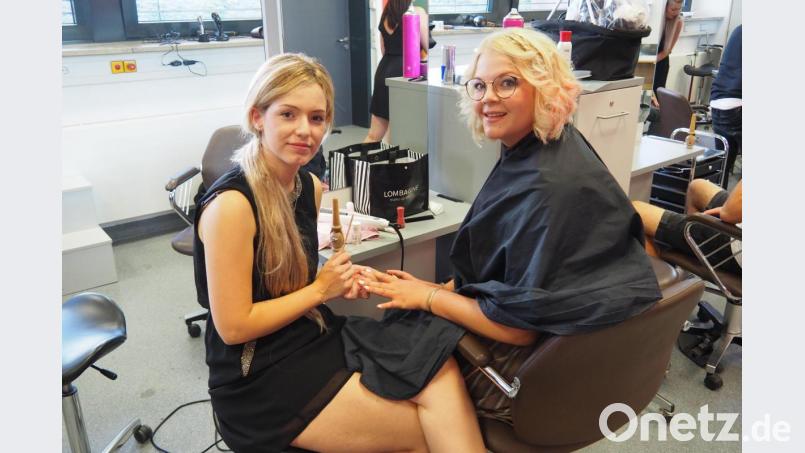 Auch Kosmetik ist ein Fach bei der Meisterprüfung der Friseure. Bild: Bühner