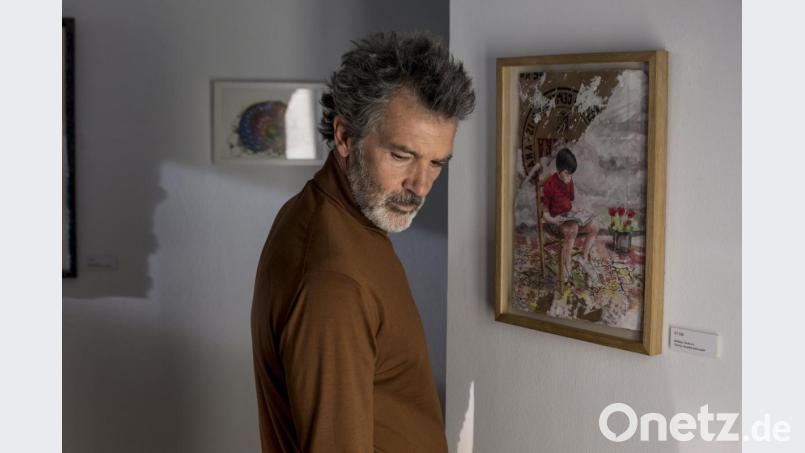 Antonio Banderas hat für seine Darstellung als Salvador Mallo in "Leid und Herrlichkeit" die Goldene Palme erhalten. Bild: Manolo Pavón/Studiocanal/dpa