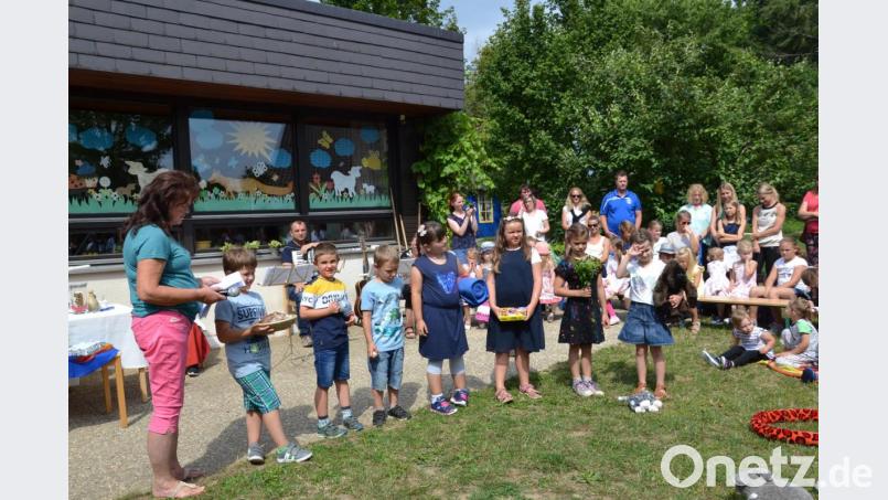 Die Kinder brachten Sachen auf das Schiff was Noah zum Überleben benötigte. Bild: gi