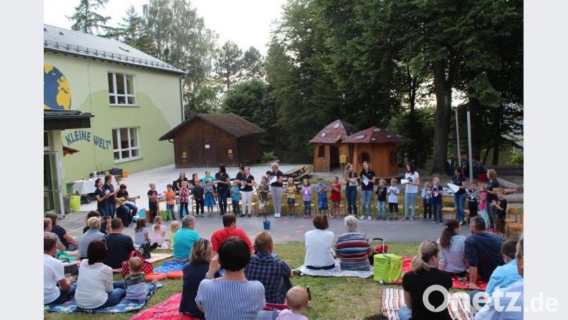 Es wird geklatscht, gesungen und gelacht. Bild: Susanne Forster